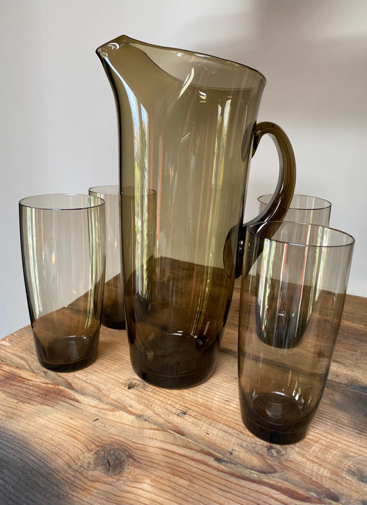 Glass jug with 4 glasses